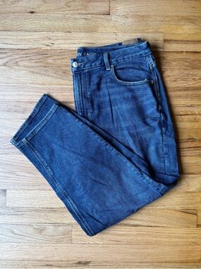American Eagle Outfitters Women’s Curvy Mom Jean